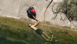 Su pompasını kontrol ederken akıma kapıldı