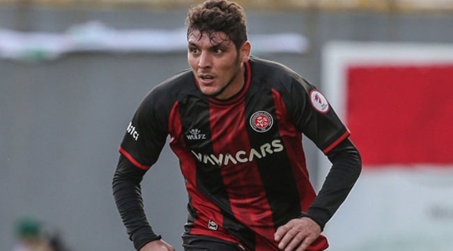 Sakaryalı futbolcuya 2 maç men ve para cezası