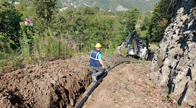 Geyve Doğançay'da içme suyu hattını yeniliyor