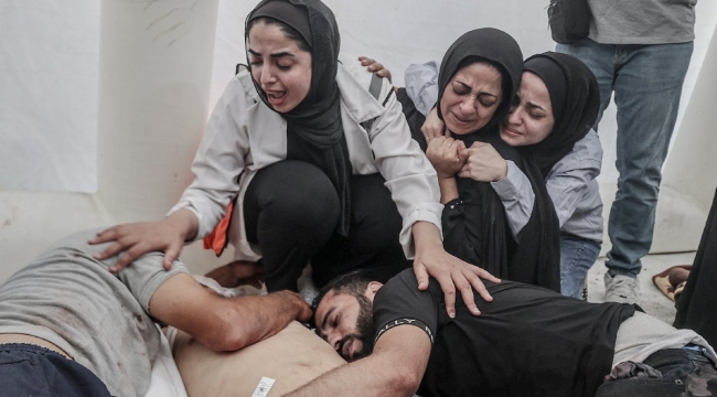 İsrail, Gazze'de hastane vurdu: Yüzlerce ölü var