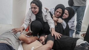 İsrail, Gazze'de hastane vurdu: Yüzlerce ölü var