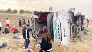 Otobüs devrildi: 6 ölü, 35 yaralı