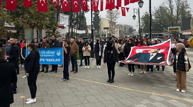 Geyve'de üniversiteli ülkücülerden ATA'ya Saygı Yürüyüşü