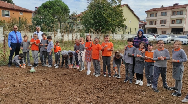 Kazımpaşa'nın minikleri tohum ekti