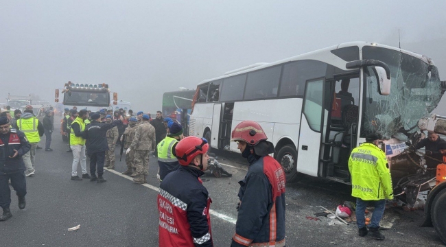 Sakarya'da feci kaza! 10 ölü, 54 yaralı