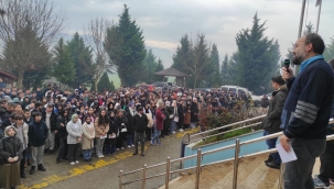 Geyve Anadolu Lisesi'nde karne heyecanı