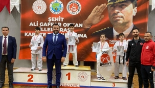 Geyveli karateciler 6 madalya kazandı