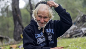 17 yıl önce insanlara küsüp dağda yaşamaya başladı! Nedeni ise yürek burktu