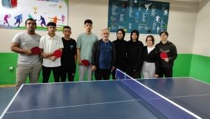 Geyve'de Gençler Masa Tenisi Turnuvası yapıldı
