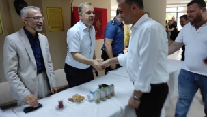 Geyve Protokolü halk ile bayramlaştı