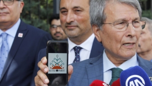 Yusuf Halaçoğlu, Kutlu Parti'yi kurdu