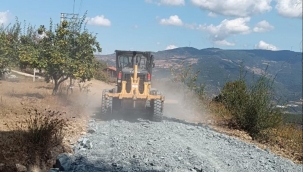 Geyve Belediyesi arazi yollarını ihmal etmiyor