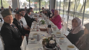 Geyveli Gaziler yemekte buluştu