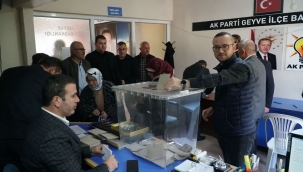 AK Parti Geyve ilçe başkanlığı için temayül yoklaması yapıldı