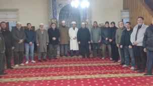 Cemaat Bayat Camii'nde buluştu