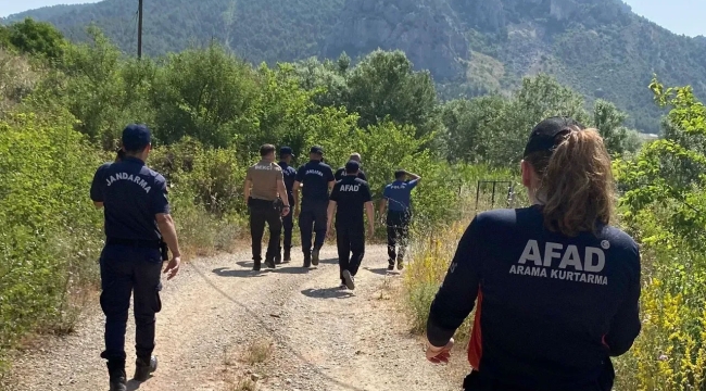 Evde ölü bulunan kadının eşi kayıp: Aracı Sakarya Nehri kenarında bulundu!