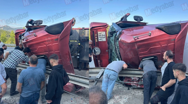 Geyve Soğuksu'da doğal gaz tırı devrildi: 1 yaralı