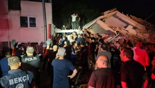Balıkesir'de 6,1 şiddetinde deprem! 10 bina yıkıldı