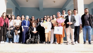 Geyve MYO öğrencilerinden kanseri yenen Melike'ye destek