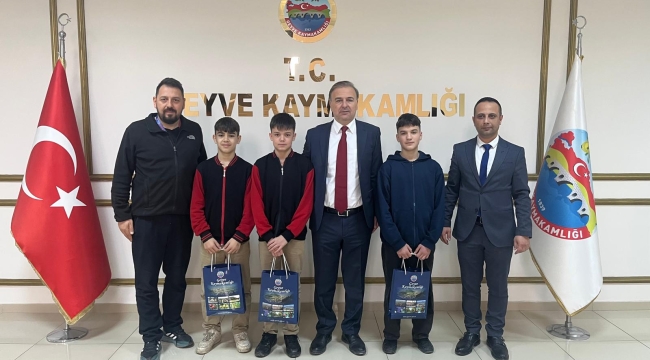 Kaymakam Murat Güven, Türkiye 1.si olan öğrencileri kabul etti