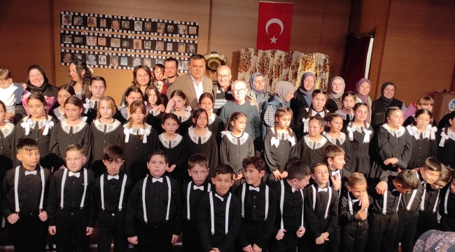 Geyve İlkokulu'ndan nostaljik şarkılar dinletisi