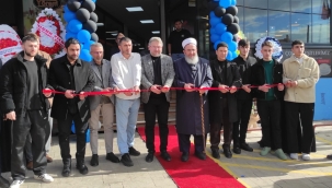 Elli 4 Store dualarla açıldı