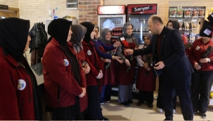 Başkan Yıldız'dan kadın çalışanlara 8 Mart sürprizi