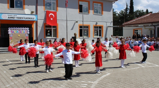 Ahmet Yesevi İlkokulu'nda Bahar Şenliği Coşkusu