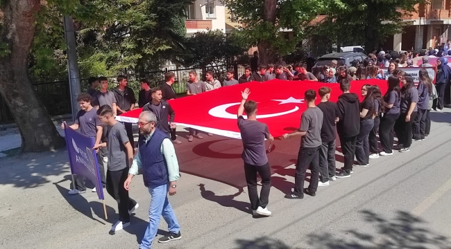 Geyve'de Muhteşem Gençlik Yürüyüşü Yapıldı