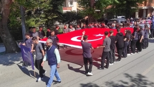 Geyve'de Muhteşem Gençlik Yürüyüşü Yapıldı
