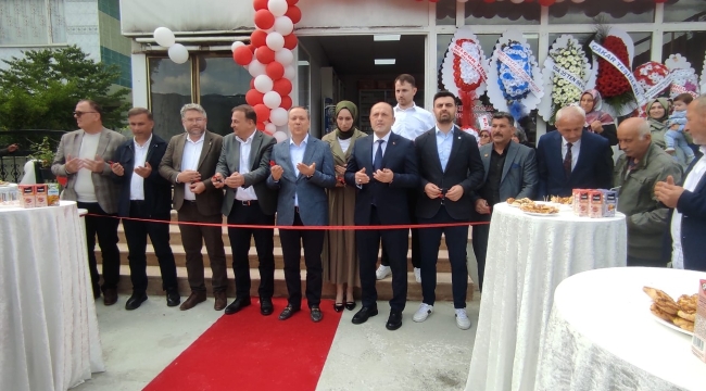 Geyve Karaçam'da eczane açıldı