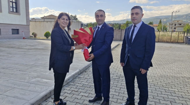 Geyve'nin yeni kaymakamı Tekin, göreve başladı