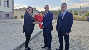 Geyve'nin yeni kaymakamı Tekin, göreve başladı