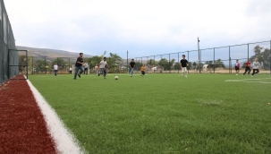 Okullar tatil oldu, Bayatlı gençler sahaya koştu