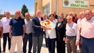 Şemsi Bayraktar Geyve'de Çiftçilerle Buluştu