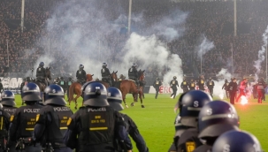 Tribünler savaş alanına döndü! 35 polis yaralandı