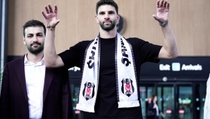 Beşiktaş'in yeni stoperi İstanbul'a geldi
