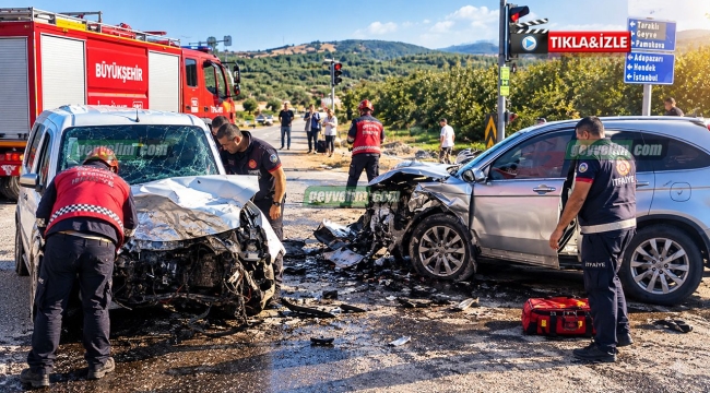 Geyve Doğantepe Işıklarda Feci Çarpışma! 2'si Çocuk 6 Yaralı