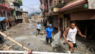 Nepal'de ölü Sayısı 1.019'a Yükseldi, 3 Bin 916 Kişi Kayıp