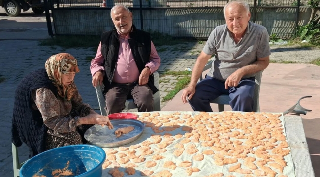 Geyveliler geleneksel tarhana yapıyor